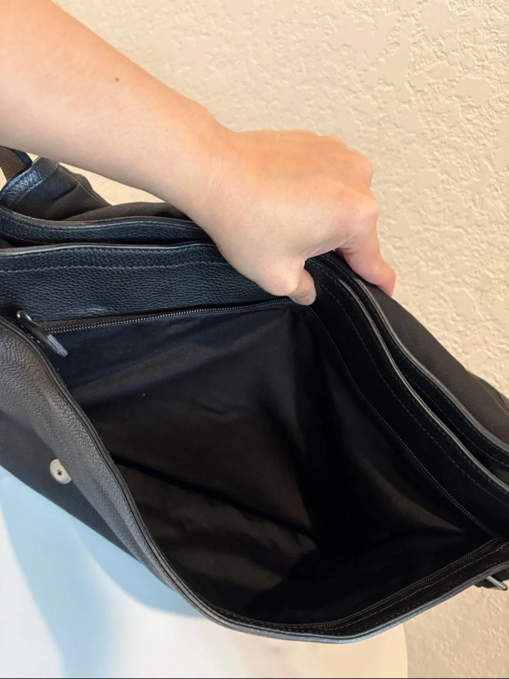 Coach Black Leather Laptop/ Messenger Bag - Picture 14 of 15